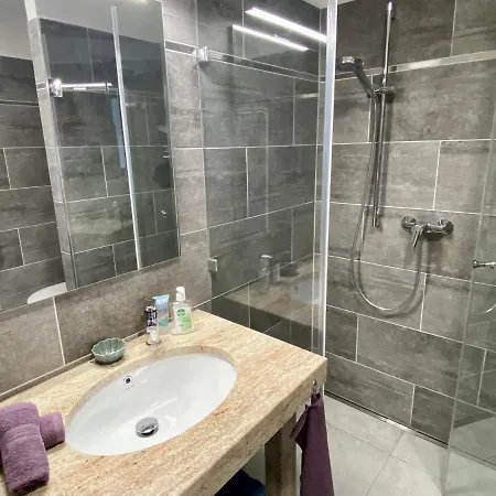 Iris In Mit Tiefgarage Und Panoramaaussicht Apartament